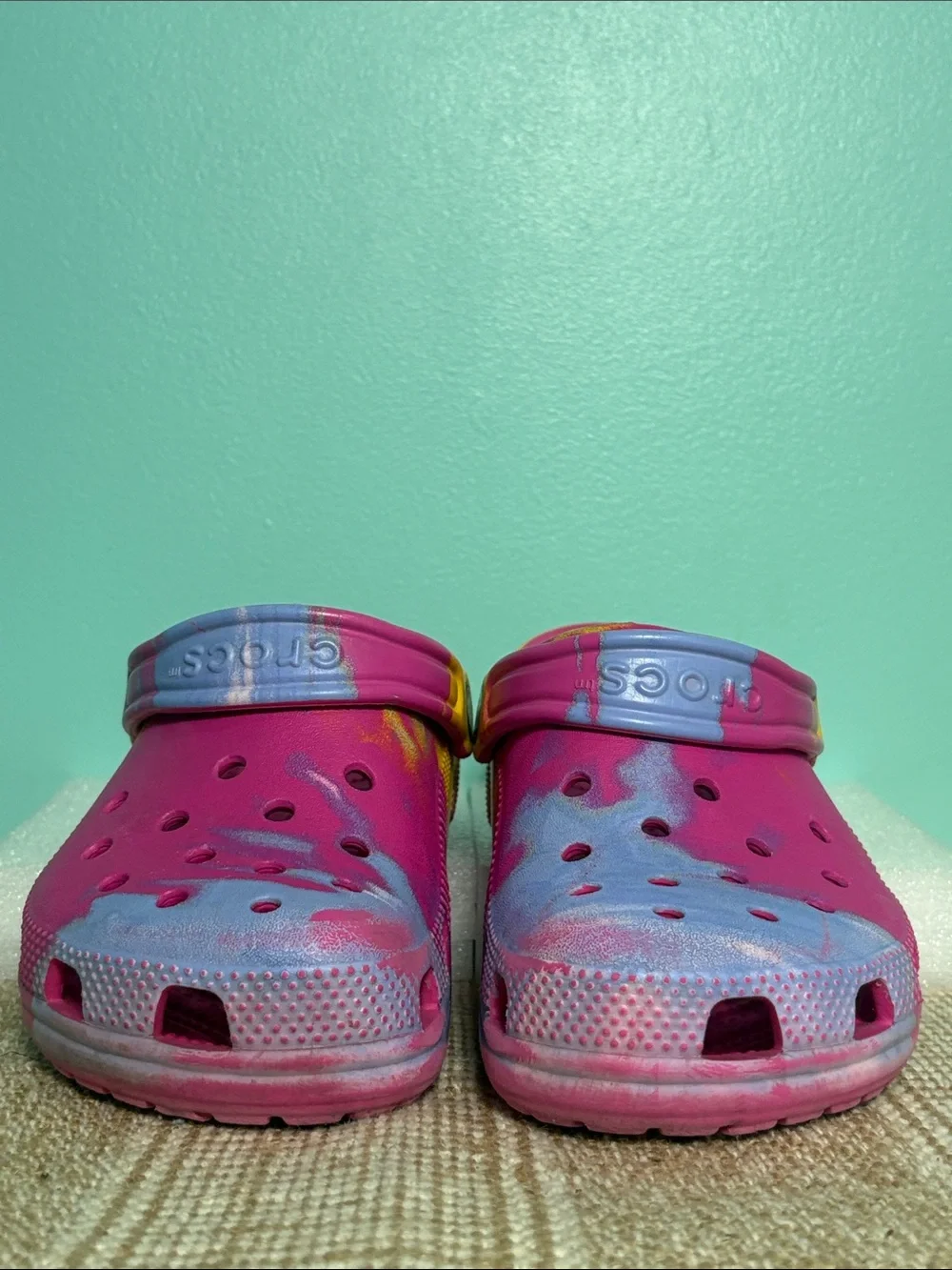 CROCS Kids Classic Ombre Clogs With Heel Strap. Multi Color/Tie Dye. Size— J 2